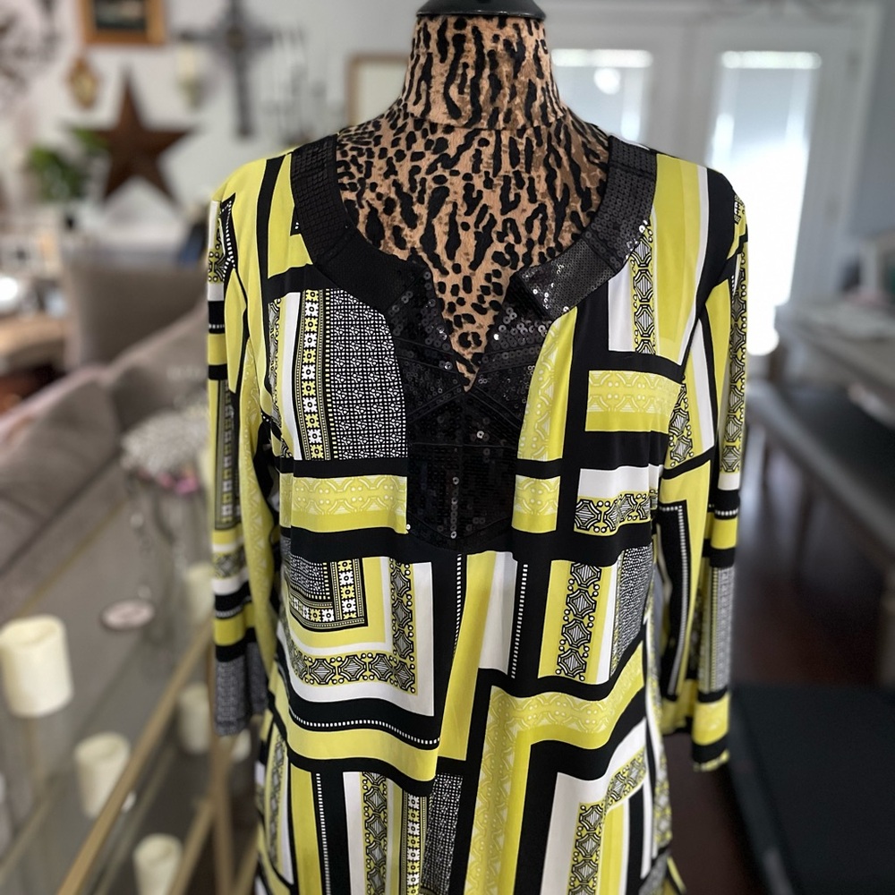 JM Collection Yellow and Gray Patterned Top